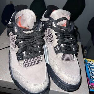 Air Jordan 4 Retro Sneakers